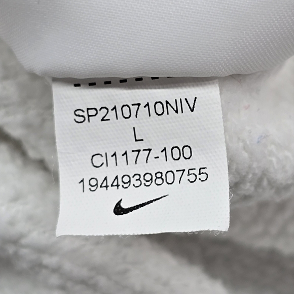 Nike Sportswear Essential Fleece Pullover Sweatshirt - Picture 5 of 13